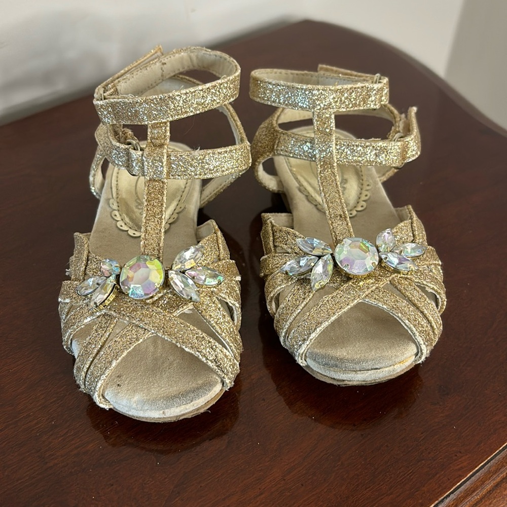 Joyfolie little girls fancy sandals, size 8